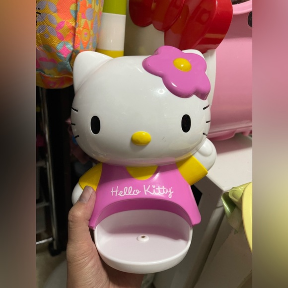 VINTAGE HELLO KITTY SOAP DISPENSER